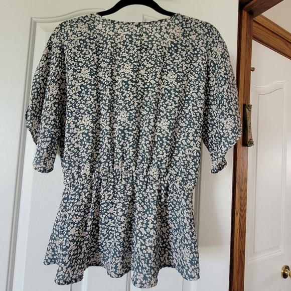 Sienna Sky top, size L, teal and white floral print - Picture 2 of 5
